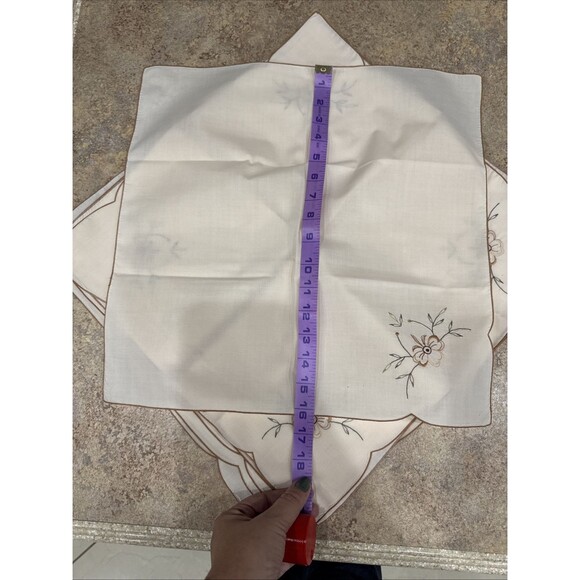 Vintage Cream Linen Napkins W. Flower Embroidering 8 Piece - Picture 4 of 4